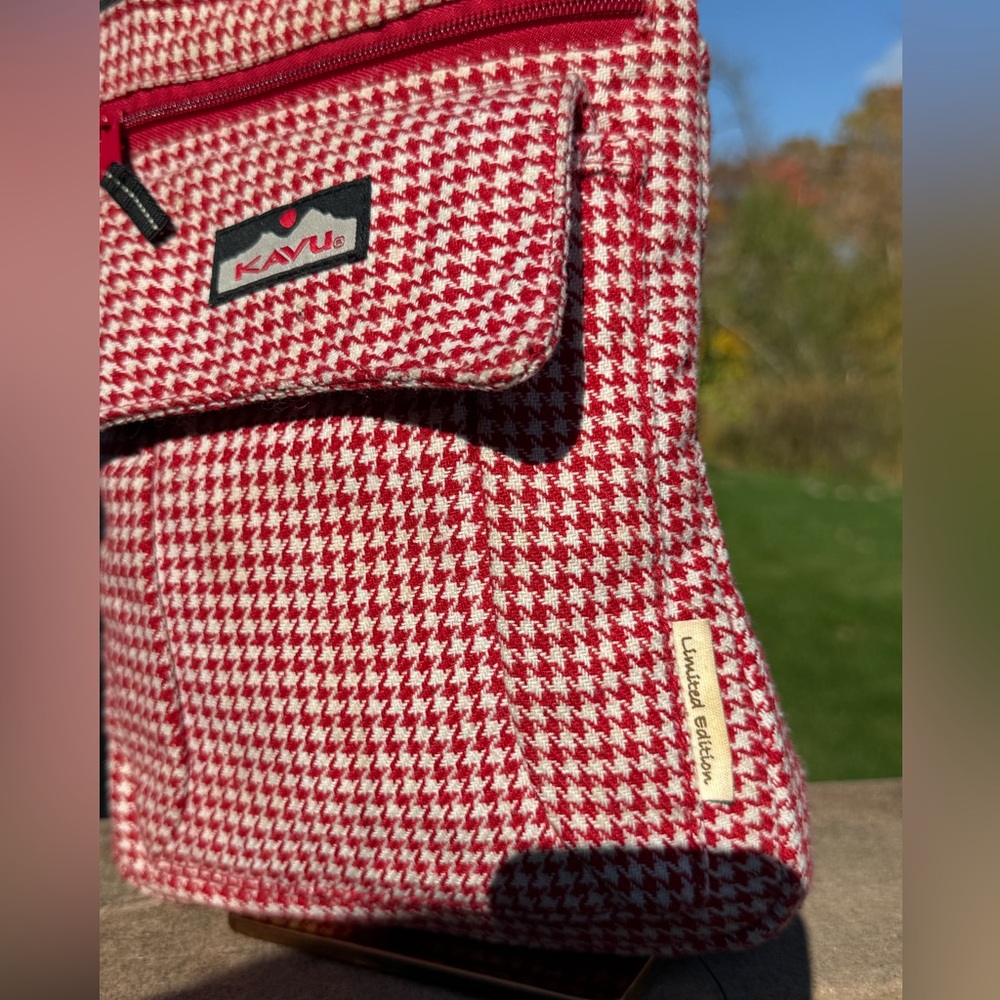GUC! KAVU Red Houndstooth Wool Vintage Limited Edition Crossbody Bag - Picture 4 of 12
